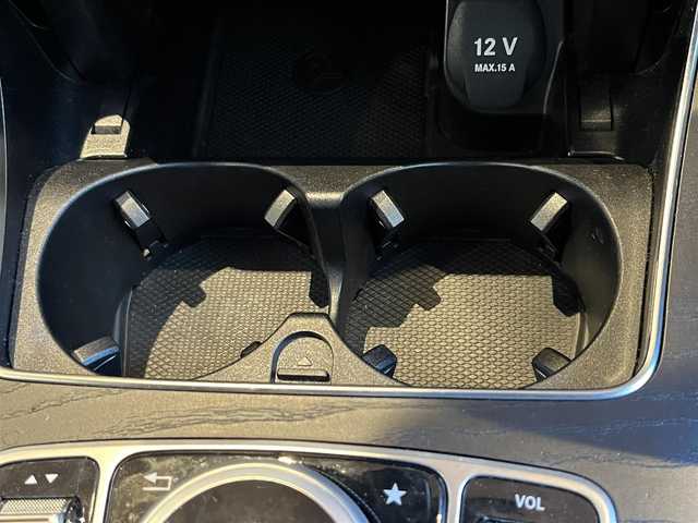 メルセデス・ベンツ Ｃ２００ アバンギャルド AMGライン 宮城県 2015(平27)年 4.6万km シルバー レザーエクスクルーシブパッケージ/パノラミックスライディングルーフ/レーダーセーフティパッケージ/ヘッドアップディスプレイ/COMANDシステムHDDナビゲーションシステム/フルセグTV/バックカメラ/ブラックレザーシート/シートヒーター/メモリ機能付きパワーシート/LEDヘッドライト/オートライト/キーレスゴー/パワートランクリッド/純正18インチAW/ETC車載器/パヒュームアトマイザー/ステアリングスイッチ/パドルシフト/アイドリングストップ/エアサスペンション