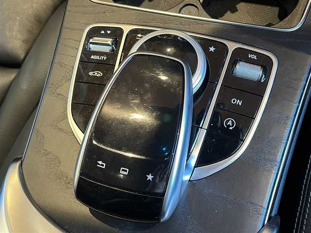 メルセデス・ベンツ Ｃ２００ アバンギャルド AMGライン 宮城県 2015(平27)年 4.6万km シルバー レザーエクスクルーシブパッケージ/パノラミックスライディングルーフ/レーダーセーフティパッケージ/ヘッドアップディスプレイ/COMANDシステムHDDナビゲーションシステム/フルセグTV/バックカメラ/ブラックレザーシート/シートヒーター/メモリ機能付きパワーシート/LEDヘッドライト/オートライト/キーレスゴー/パワートランクリッド/純正18インチAW/ETC車載器/パヒュームアトマイザー/ステアリングスイッチ/パドルシフト/アイドリングストップ/エアサスペンション