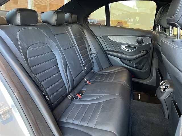 メルセデス・ベンツ Ｃ２００ アバンギャルド AMGライン 宮城県 2015(平27)年 4.6万km シルバー レザーエクスクルーシブパッケージ/パノラミックスライディングルーフ/レーダーセーフティパッケージ/ヘッドアップディスプレイ/COMANDシステムHDDナビゲーションシステム/フルセグTV/バックカメラ/ブラックレザーシート/シートヒーター/メモリ機能付きパワーシート/LEDヘッドライト/オートライト/キーレスゴー/パワートランクリッド/純正18インチAW/ETC車載器/パヒュームアトマイザー/ステアリングスイッチ/パドルシフト/アイドリングストップ/エアサスペンション