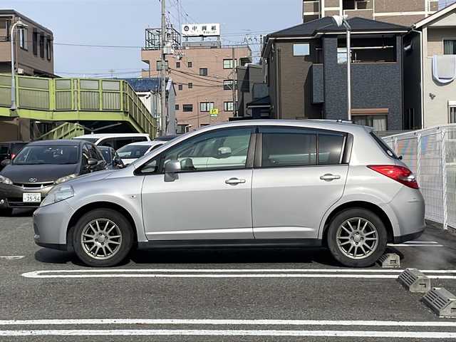 日産 ティーダ