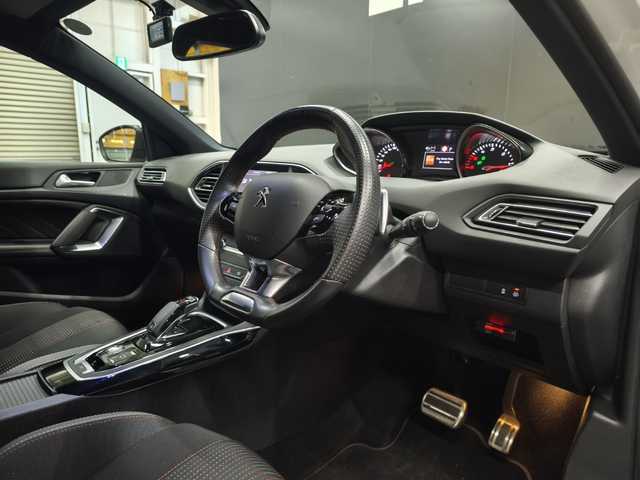 プジョー ３０８ GTライン ブルーHDi 群馬県 2020(令2)年 4.4万km ネイクルホワイト ワンオーナー/ACC/バックカメラ/アップルCarPlay/Androidauto/ETC/スマートキー/17インチAW/LEDライト/パークアシスト/コーナセンサー/レーンキープ/ブラインドスポット
