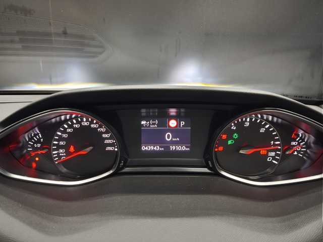 プジョー ３０８ GTライン ブルーHDi 群馬県 2020(令2)年 4.4万km ネイクルホワイト ワンオーナー/ACC/バックカメラ/アップルCarPlay/Androidauto/ETC/スマートキー/17インチAW/LEDライト/パークアシスト/コーナセンサー/レーンキープ/ブラインドスポット