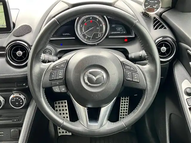 マツダ デミオ XD ブラックレザーリミテッド 静岡県 2016(平28)年 6.7万km メテオグレーマイカ スマートシティブレーキサポート/ブラインドスポットモニタリング/アクティブ・ドライビング・ディスプレイ/社外パイピング（Auto EXe)/車高調/6速MT/純正SDナビ/地デジTV/【DVD/CD再生機能　Bluetooth接続】/バックカメラ/ドライブレコーダー/ハーフレザーシート/前席シートヒーター/革巻きステアリング/ステアリングスイッチ/ETC/LEDヘッドライト/フォグライト/ウインカーミラー/純正16インチアルミホイル/サイド/カーテンエアバッグ/アドバンストキーレスエントリー