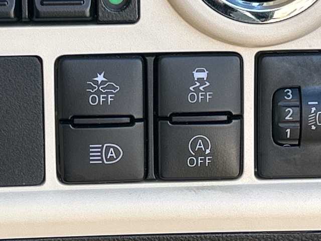 ダイハツ ムーヴ キャンバス X SA Ⅲ 石川県 2019(平31)年 3万km スムースグレーマイカメタリック/プラムブラウンクリスタルマイカ 2トーン メモリナビ/フルセグ/CD/DVD/Bluetooth/バックカメラ/両側パワースライドドア/スマートアシスト/HIDヘッドライト/ドライブレコーダー/スマートキー/ETC/コーナーセンサー/オートライト/オートハイビーム