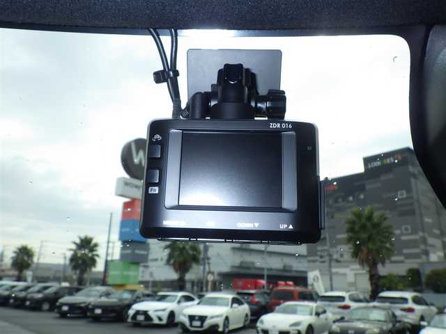 ダイハツ タント カスタム X 千葉県 2022(令4)年 3.1万km シャイニングホワイトパール スマートアシストIII/エコアイドル/両側パワースライドドア/社外SDナビ/地デジTV/【DVD/CD再生機能　Bluetooth接続】/ドライブレコーダー（前後撮影）【ZDR-016】/ステアリングスイッチ/ハーフレザーシート/前席シートヒーター/ETC/LEDヘッドライト/フォグライト/ウインカーミラー/コーナーセンサー/純正14インチアルミホイル/サイド/カーテンエアバッグ/キーフリーシステム