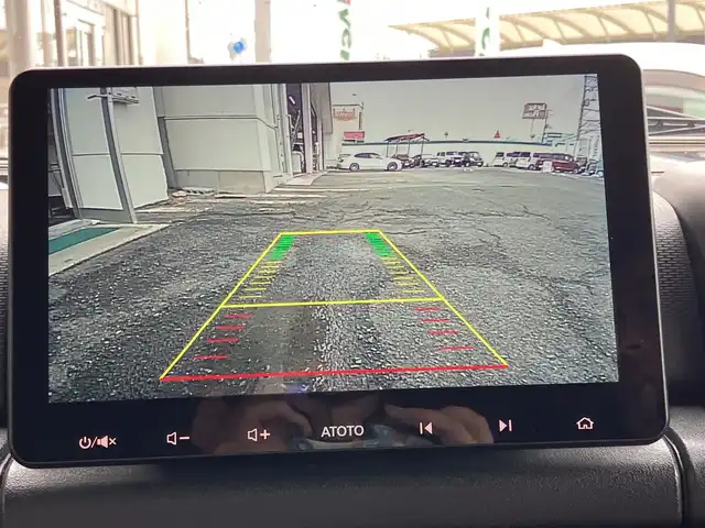 スズキ ジムニー XC 山口県 2022(令4)年 1万km ミディアムグレー 1inリフトアップ(バネ)/社外ディスプレイオーディオ/　＆バックカメラ/社外16インチアルミ/デュアルセンサーブレーキサポート/純正フロアマット/純正フォグランプ/ウィンカーミラー/スマートキー/エンジンプッシュスタート/オートライト/フロントシートヒーター/ETC