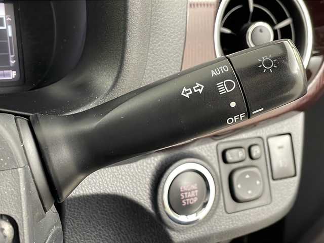 トヨタ ヴィッツ ジュエラ 埼玉県 2017(平29)年 7.2万km ダークレッドマイカメタリック 純正ナビ（NSZT-W68T）（ラジオ　CD　DVD　フルセグBluetooth）/バックカメラ/前ドライブレコーダー/ビルトインETC/プッシュスタート/ステアリングリモコン/フロントフォグランプ/プリクラッシュセーフティ/アイドリングストップ/車線逸脱警報/先行車発進お知らせ機能/純正フロアマット/純正ドアバイザー/オートマチックハイビーム/ウィンカーミラー/盗難防止装置