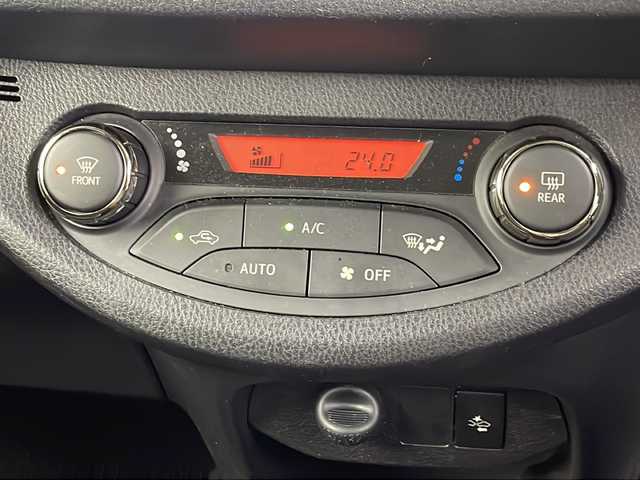 トヨタ ヴィッツ ジュエラ 埼玉県 2017(平29)年 7.2万km ダークレッドマイカメタリック 純正ナビ（NSZT-W68T）（ラジオ　CD　DVD　フルセグBluetooth）/バックカメラ/前ドライブレコーダー/ビルトインETC/プッシュスタート/ステアリングリモコン/フロントフォグランプ/プリクラッシュセーフティ/アイドリングストップ/車線逸脱警報/先行車発進お知らせ機能/純正フロアマット/純正ドアバイザー/オートマチックハイビーム/ウィンカーミラー/盗難防止装置