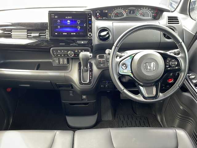 ホンダ Ｎ ＢＯＸ カスタム L ターボ 長野県 2022(令4)年 4万km プラチナホワイトパール 純正８インチSDナビ/BluetoothAudio/DVD再生可能/ビルトインETC/フルセグTV/バックカメラ/両側パワースライドドア/ハーフレザーシート/前席シートヒーター/革巻きステアリング/ステアリングスイッチ/ステアリングスイッチ/パドルシフト/ＭＴモード付ＡＴ/LEDヘッドランプ/フォグランプ/オートライト/スマートキー＆プッシュスタート/電動格納ミラー/純正15インチAW/純正フロアマット/W＋サイド＋カーテンエアバッグ/ＵＳＢ入力端子/ホンダセンシング/衝突軽減ブレーキ/誤発進抑制機能/後方誤発進抑制機能/路外逸脱抑制機能/車線維持支援システム/アダプティブクルーズコントロール/オートハイビーム/先行車発進お知らせ機能/歩行者事故低減ステアリング/標識認識機能/コーナーセンサー