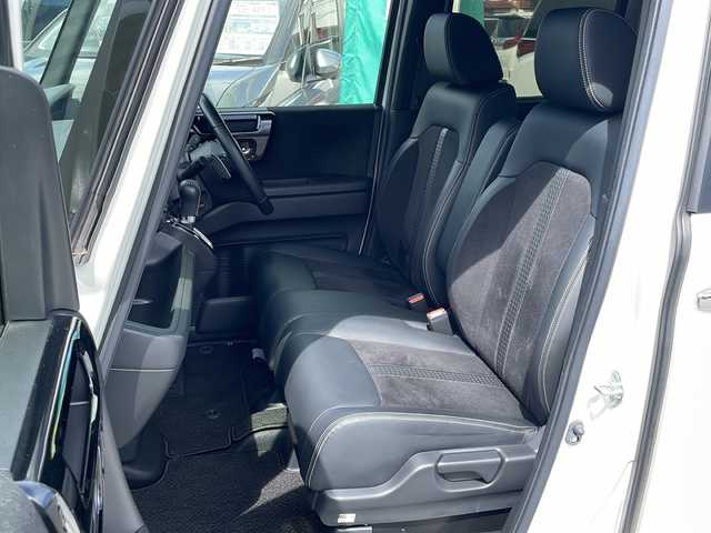 ホンダ Ｎ ＢＯＸ カスタム L ターボ 長野県 2022(令4)年 4万km プラチナホワイトパール 純正８インチSDナビ/BluetoothAudio/DVD再生可能/ビルトインETC/フルセグTV/バックカメラ/両側パワースライドドア/ハーフレザーシート/前席シートヒーター/革巻きステアリング/ステアリングスイッチ/ステアリングスイッチ/パドルシフト/ＭＴモード付ＡＴ/LEDヘッドランプ/フォグランプ/オートライト/スマートキー＆プッシュスタート/電動格納ミラー/純正15インチAW/純正フロアマット/W＋サイド＋カーテンエアバッグ/ＵＳＢ入力端子/ホンダセンシング/衝突軽減ブレーキ/誤発進抑制機能/後方誤発進抑制機能/路外逸脱抑制機能/車線維持支援システム/アダプティブクルーズコントロール/オートハイビーム/先行車発進お知らせ機能/歩行者事故低減ステアリング/標識認識機能/コーナーセンサー