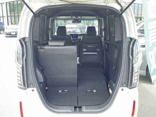 ホンダ Ｎ ＢＯＸ カスタム L ターボ 長野県 2022(令4)年 4万km プラチナホワイトパール 純正８インチSDナビ/BluetoothAudio/DVD再生可能/ビルトインETC/フルセグTV/バックカメラ/両側パワースライドドア/ハーフレザーシート/前席シートヒーター/革巻きステアリング/ステアリングスイッチ/ステアリングスイッチ/パドルシフト/ＭＴモード付ＡＴ/LEDヘッドランプ/フォグランプ/オートライト/スマートキー＆プッシュスタート/電動格納ミラー/純正15インチAW/純正フロアマット/W＋サイド＋カーテンエアバッグ/ＵＳＢ入力端子/ホンダセンシング/衝突軽減ブレーキ/誤発進抑制機能/後方誤発進抑制機能/路外逸脱抑制機能/車線維持支援システム/アダプティブクルーズコントロール/オートハイビーム/先行車発進お知らせ機能/歩行者事故低減ステアリング/標識認識機能/コーナーセンサー