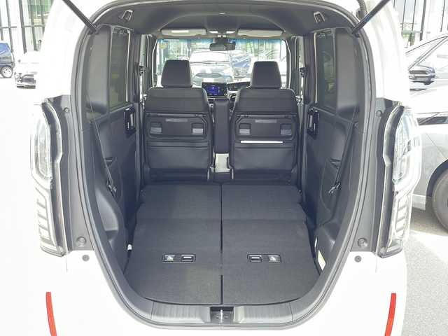 ホンダ Ｎ ＢＯＸ カスタム L ターボ 長野県 2022(令4)年 4万km プラチナホワイトパール 純正８インチSDナビ/BluetoothAudio/DVD再生可能/ビルトインETC/フルセグTV/バックカメラ/両側パワースライドドア/ハーフレザーシート/前席シートヒーター/革巻きステアリング/ステアリングスイッチ/ステアリングスイッチ/パドルシフト/ＭＴモード付ＡＴ/LEDヘッドランプ/フォグランプ/オートライト/スマートキー＆プッシュスタート/電動格納ミラー/純正15インチAW/純正フロアマット/W＋サイド＋カーテンエアバッグ/ＵＳＢ入力端子/ホンダセンシング/衝突軽減ブレーキ/誤発進抑制機能/後方誤発進抑制機能/路外逸脱抑制機能/車線維持支援システム/アダプティブクルーズコントロール/オートハイビーム/先行車発進お知らせ機能/歩行者事故低減ステアリング/標識認識機能/コーナーセンサー