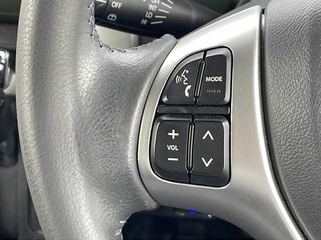 スズキ ハスラー J 三重県 2019(令1)年 8.2万km クールカーキパールメタリック/ホワイト2トーンルーフ プッシュスタート/アイドリングストップ/横滑り防止/レーンキープアシスト/衝突軽減ブレーキ/ステアリングリモコン/革巻きステアリング/USB給電ポート/シートヒーター(前席)/社外ナビ(AM/FM/CD/DVD/TV/BT)/フルセグTV/前方ドラレコ/ビルトインETC/純正フロアマット/オートライト/スペアキー/禁煙車/電動格納ミラー