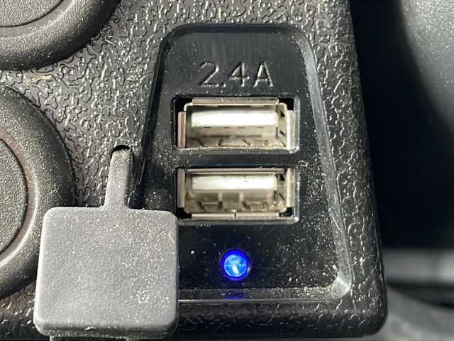 スズキ ハスラー J 三重県 2019(令1)年 8.2万km クールカーキパールメタリック/ホワイト2トーンルーフ プッシュスタート/アイドリングストップ/横滑り防止/レーンキープアシスト/衝突軽減ブレーキ/ステアリングリモコン/革巻きステアリング/USB給電ポート/シートヒーター(前席)/社外ナビ(AM/FM/CD/DVD/TV/BT)/フルセグTV/前方ドラレコ/ビルトインETC/純正フロアマット/オートライト/スペアキー/禁煙車/電動格納ミラー