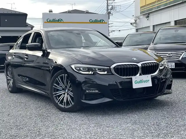 ＢＭＷ ３３０ｉ Mスポーツ 埼玉県 2019(令1)年 4.3万km サファイアブラックP ワンオーナー/ターボ/サンルーフ/黒ハーフレザーシート/前席シートヒーター/運転席メモリー付前席パワーシート/純正メモリーナビ/　（ＢＴ＆ラジオ）/全方位カメラ/ビルトインＥＴＣ/衝突被害軽減システム/ブラインドスポットモニター/レーンキープアシスト/前後コーナーセンサー/アイドリングストップ/レーダークルーズコントロール/パドルシフト/ステアリングリモコン/革巻きステアリング/電動パーキングブレーキ/オートホールド/置くだけ充電/パワートランク/純正１８inアルミホイール/オートライト/ＬＥＤライト/フォグランプ/ウィンカーミラー/オート電動格納ミラー/スマートキー/プッシュスタート/Ｗ＆サイド＆カーテンエアバッグ/横滑り防止装置/ＡＢＳ/フロアマット/新車保証書/取扱説明書/スマートスペアキー有