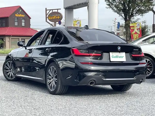 ＢＭＷ ３３０ｉ Mスポーツ 埼玉県 2019(令1)年 4.3万km サファイアブラックP ワンオーナー/ターボ/サンルーフ/黒ハーフレザーシート/前席シートヒーター/運転席メモリー付前席パワーシート/純正メモリーナビ/　（ＢＴ＆ラジオ）/全方位カメラ/ビルトインＥＴＣ/衝突被害軽減システム/ブラインドスポットモニター/レーンキープアシスト/前後コーナーセンサー/アイドリングストップ/レーダークルーズコントロール/パドルシフト/ステアリングリモコン/革巻きステアリング/電動パーキングブレーキ/オートホールド/置くだけ充電/パワートランク/純正１８inアルミホイール/オートライト/ＬＥＤライト/フォグランプ/ウィンカーミラー/オート電動格納ミラー/スマートキー/プッシュスタート/Ｗ＆サイド＆カーテンエアバッグ/横滑り防止装置/ＡＢＳ/フロアマット/新車保証書/取扱説明書/スマートスペアキー有