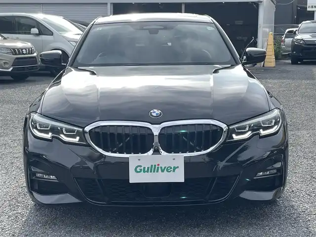 ＢＭＷ ３３０ｉ Mスポーツ 埼玉県 2019(令1)年 4.3万km サファイアブラックP ワンオーナー/ターボ/サンルーフ/黒ハーフレザーシート/前席シートヒーター/運転席メモリー付前席パワーシート/純正メモリーナビ/　（ＢＴ＆ラジオ）/全方位カメラ/ビルトインＥＴＣ/衝突被害軽減システム/ブラインドスポットモニター/レーンキープアシスト/前後コーナーセンサー/アイドリングストップ/レーダークルーズコントロール/パドルシフト/ステアリングリモコン/革巻きステアリング/電動パーキングブレーキ/オートホールド/置くだけ充電/パワートランク/純正１８inアルミホイール/オートライト/ＬＥＤライト/フォグランプ/ウィンカーミラー/オート電動格納ミラー/スマートキー/プッシュスタート/Ｗ＆サイド＆カーテンエアバッグ/横滑り防止装置/ＡＢＳ/フロアマット/新車保証書/取扱説明書/スマートスペアキー有