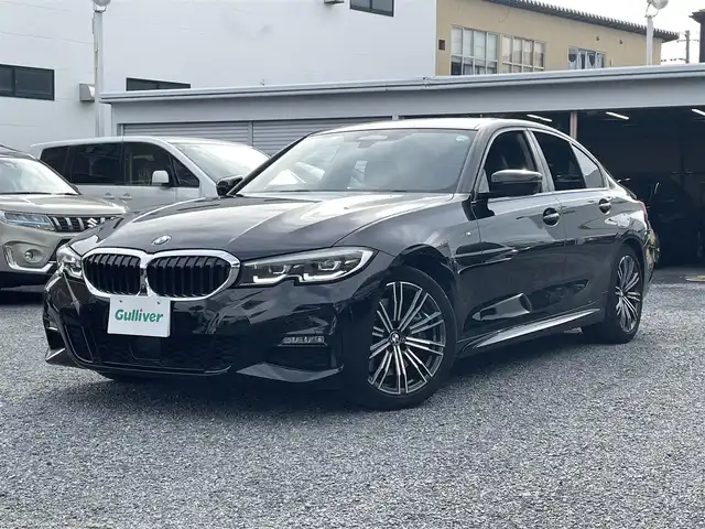 ＢＭＷ ３３０ｉ Mスポーツ 埼玉県 2019(令1)年 4.3万km サファイアブラックP ワンオーナー/ターボ/サンルーフ/黒ハーフレザーシート/前席シートヒーター/運転席メモリー付前席パワーシート/純正メモリーナビ/　（ＢＴ＆ラジオ）/全方位カメラ/ビルトインＥＴＣ/衝突被害軽減システム/ブラインドスポットモニター/レーンキープアシスト/前後コーナーセンサー/アイドリングストップ/レーダークルーズコントロール/パドルシフト/ステアリングリモコン/革巻きステアリング/電動パーキングブレーキ/オートホールド/置くだけ充電/パワートランク/純正１８inアルミホイール/オートライト/ＬＥＤライト/フォグランプ/ウィンカーミラー/オート電動格納ミラー/スマートキー/プッシュスタート/Ｗ＆サイド＆カーテンエアバッグ/横滑り防止装置/ＡＢＳ/フロアマット/新車保証書/取扱説明書/スマートスペアキー有