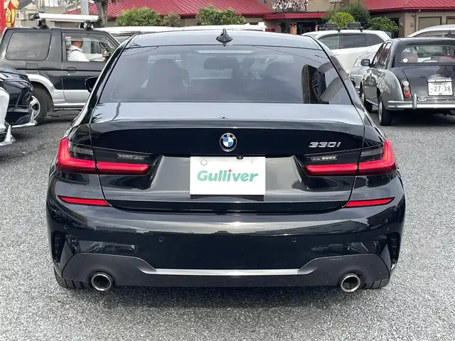 ＢＭＷ ３３０ｉ Mスポーツ 埼玉県 2019(令1)年 4.3万km サファイアブラックP ワンオーナー/ターボ/サンルーフ/黒ハーフレザーシート/前席シートヒーター/運転席メモリー付前席パワーシート/純正メモリーナビ/　（ＢＴ＆ラジオ）/全方位カメラ/ビルトインＥＴＣ/衝突被害軽減システム/ブラインドスポットモニター/レーンキープアシスト/前後コーナーセンサー/アイドリングストップ/レーダークルーズコントロール/パドルシフト/ステアリングリモコン/革巻きステアリング/電動パーキングブレーキ/オートホールド/置くだけ充電/パワートランク/純正１８inアルミホイール/オートライト/ＬＥＤライト/フォグランプ/ウィンカーミラー/オート電動格納ミラー/スマートキー/プッシュスタート/Ｗ＆サイド＆カーテンエアバッグ/横滑り防止装置/ＡＢＳ/フロアマット/新車保証書/取扱説明書/スマートスペアキー有