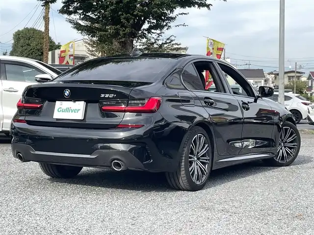 ＢＭＷ ３３０ｉ Mスポーツ 埼玉県 2019(令1)年 4.3万km サファイアブラックP ワンオーナー/ターボ/サンルーフ/黒ハーフレザーシート/前席シートヒーター/運転席メモリー付前席パワーシート/純正メモリーナビ/　（ＢＴ＆ラジオ）/全方位カメラ/ビルトインＥＴＣ/衝突被害軽減システム/ブラインドスポットモニター/レーンキープアシスト/前後コーナーセンサー/アイドリングストップ/レーダークルーズコントロール/パドルシフト/ステアリングリモコン/革巻きステアリング/電動パーキングブレーキ/オートホールド/置くだけ充電/パワートランク/純正１８inアルミホイール/オートライト/ＬＥＤライト/フォグランプ/ウィンカーミラー/オート電動格納ミラー/スマートキー/プッシュスタート/Ｗ＆サイド＆カーテンエアバッグ/横滑り防止装置/ＡＢＳ/フロアマット/新車保証書/取扱説明書/スマートスペアキー有