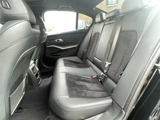 ＢＭＷ ３３０ｉ Mスポーツ 埼玉県 2019(令1)年 4.3万km サファイアブラックP ワンオーナー/ターボ/サンルーフ/黒ハーフレザーシート/前席シートヒーター/運転席メモリー付前席パワーシート/純正メモリーナビ/　（ＢＴ＆ラジオ）/全方位カメラ/ビルトインＥＴＣ/衝突被害軽減システム/ブラインドスポットモニター/レーンキープアシスト/前後コーナーセンサー/アイドリングストップ/レーダークルーズコントロール/パドルシフト/ステアリングリモコン/革巻きステアリング/電動パーキングブレーキ/オートホールド/置くだけ充電/パワートランク/純正１８inアルミホイール/オートライト/ＬＥＤライト/フォグランプ/ウィンカーミラー/オート電動格納ミラー/スマートキー/プッシュスタート/Ｗ＆サイド＆カーテンエアバッグ/横滑り防止装置/ＡＢＳ/フロアマット/新車保証書/取扱説明書/スマートスペアキー有