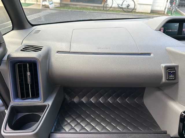 ダイハツ タント カスタム RS 東京都 2019(令1)年 5.3万km シャイニングホワイトパール 純正ナビ/(フルセグTV/CD/DVD/Bluetooth/SD)/純正ドラレコ(DRN-H70N)/ETC/両側パワースライドドア/全方位カメラ/スマートパノラマパーキングアシスト/ターボ/スペアキー3本/前席シートヒーター/純正アルミホイル/フロアマット/ステアリングスイッチ/取扱説明書/保証書