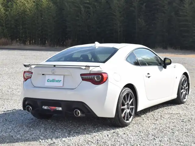 トヨタ ８６ GT LTD ハイパーパフォーマ 兵庫県 2017(平29)年 2万km クリスタルホワイトパール ハーフレザーシート/両前席シートヒーター/純正17インチアルミホイール/LEDヘッドライト/フォグランプ/オートライト/ETC/ブレンボ製ブレーキ/純正SACHSアブソーバー/トルセンLSD