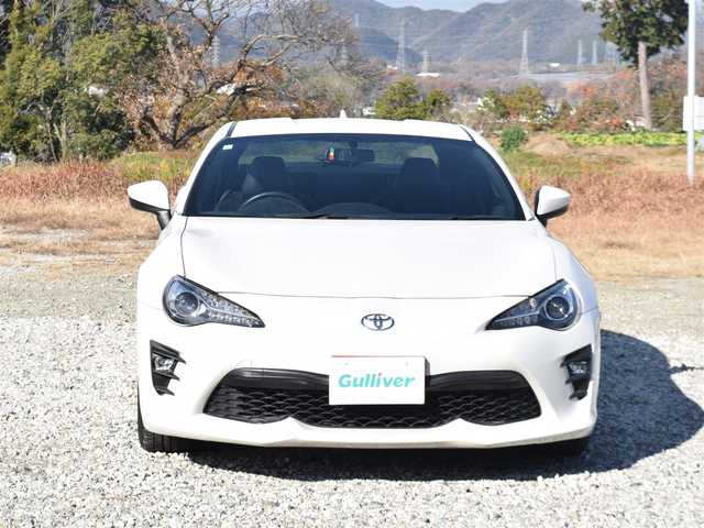 トヨタ ８６ GT LTD ハイパーパフォーマ 兵庫県 2017(平29)年 2万km クリスタルホワイトパール ハーフレザーシート/両前席シートヒーター/純正17インチアルミホイール/LEDヘッドライト/フォグランプ/オートライト/ETC/ブレンボ製ブレーキ/純正SACHSアブソーバー/トルセンLSD