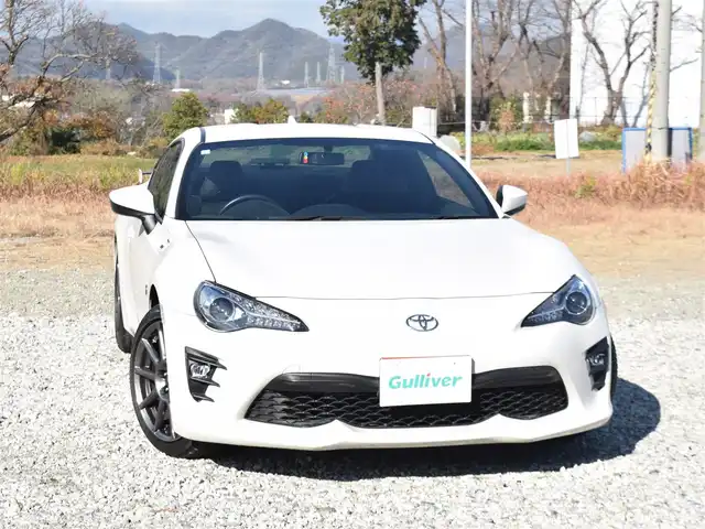 トヨタ ８６ GT LTD ハイパーパフォーマ 兵庫県 2017(平29)年 2万km クリスタルホワイトパール ハーフレザーシート/両前席シートヒーター/純正17インチアルミホイール/LEDヘッドライト/フォグランプ/オートライト/ETC/ブレンボ製ブレーキ/純正SACHSアブソーバー/トルセンLSD