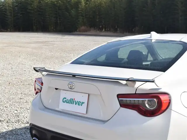 トヨタ ８６ GT LTD ハイパーパフォーマ 兵庫県 2017(平29)年 2万km クリスタルホワイトパール ハーフレザーシート/両前席シートヒーター/純正17インチアルミホイール/LEDヘッドライト/フォグランプ/オートライト/ETC/ブレンボ製ブレーキ/純正SACHSアブソーバー/トルセンLSD