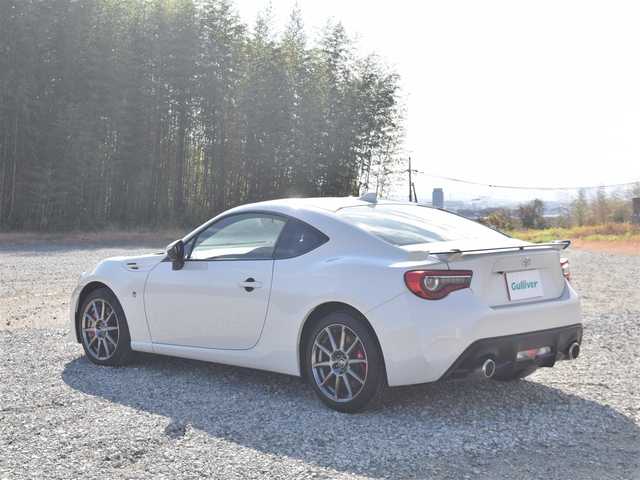 トヨタ ８６ GT LTD ハイパーパフォーマ 兵庫県 2017(平29)年 2万km クリスタルホワイトパール ハーフレザーシート/両前席シートヒーター/純正17インチアルミホイール/LEDヘッドライト/フォグランプ/オートライト/ETC/ブレンボ製ブレーキ/純正SACHSアブソーバー/トルセンLSD