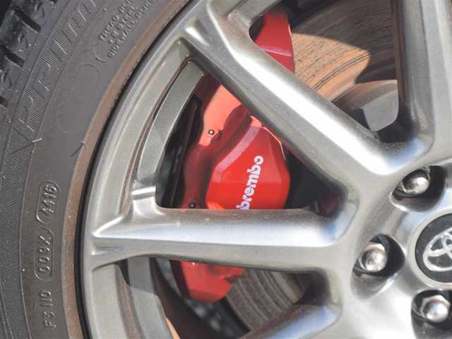 トヨタ ８６ GT LTD ハイパーパフォーマ 兵庫県 2017(平29)年 2万km クリスタルホワイトパール ハーフレザーシート/両前席シートヒーター/純正17インチアルミホイール/LEDヘッドライト/フォグランプ/オートライト/ETC/ブレンボ製ブレーキ/純正SACHSアブソーバー/トルセンLSD