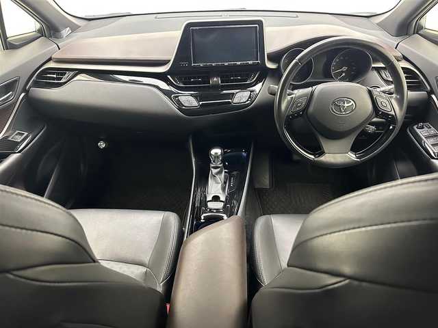 トヨタ Ｃ－ＨＲ G 兵庫県 2017(平29)年 3.5万km ホワイトパールクリスタルシャイン レーザーシート/シートヒーター/純正SDナビ＆フルセグTV/（BT＆SD＆FM＆AM）/TVキャンセラー/バックカメラ/ビルトインETC/純正ドライブレコーダー/コーナーセンサー/モデリスタエアロ/オートライト/LEDライト/LEDフォグランプ/純正１８inアルミホイール/スマートキー/プッシュスタート/スペアキー有り