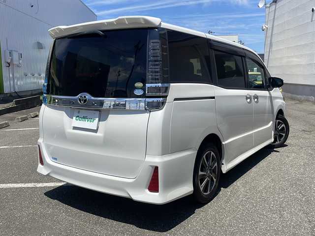 トヨタ ヴォクシー ZS 煌 福井県 2018(平30)年 6.3万km ホワイトパールクリスタルシャイン ワンオーナー/純正9インチメモリナビゲーション/（CD/DVD/BT）/フルセグテレビ /バックカメラ/プリクラッシュセーフティ/レーンキープアシスト/クルーズコントロール/純正16インチアルミホイール/両側電動スライドドア/LEDヘッドライト/LEDフォグランプ/オートリトラミラー/ステアリングリモコン/オートハイビーム/オートライト/ETC(ビルトイン）/アイドリングストップ/ドアバイザー/プッシュスタート/スマートキー/保証書/取扱説明書