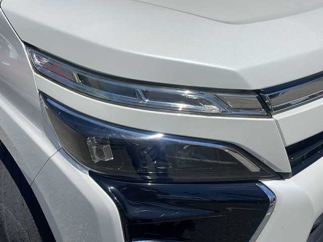トヨタ ヴォクシー ZS 煌 福井県 2018(平30)年 6.3万km ホワイトパールクリスタルシャイン ワンオーナー/純正9インチメモリナビゲーション/（CD/DVD/BT）/フルセグテレビ /バックカメラ/プリクラッシュセーフティ/レーンキープアシスト/クルーズコントロール/純正16インチアルミホイール/両側電動スライドドア/LEDヘッドライト/LEDフォグランプ/オートリトラミラー/ステアリングリモコン/オートハイビーム/オートライト/ETC(ビルトイン）/アイドリングストップ/ドアバイザー/プッシュスタート/スマートキー/保証書/取扱説明書