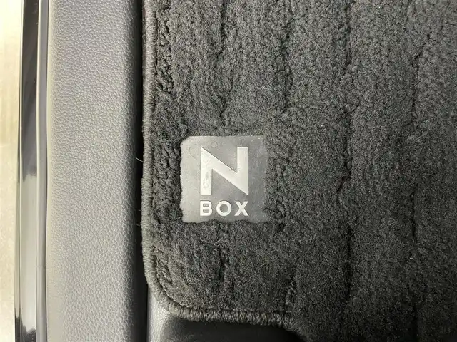 ホンダ Ｎ ＢＯＸ G L ホンダセンシング 岡山県 2018(平30)年 5.8万km クリスタルブラックパール 純正ナビ/【Bluetooth/フルセグTV/Carplay/CD/DVD】/型番:VXU-185NBi/バックカメラ/レーダークルーズコントロール/LEDヘッドライト/LEDフォグランプ/オートハイビーム/ビルトインETC/両側パワースライドドア/衝突軽減ブレーキシステム/純正フロアマット/プッシュスタート/純正１４インチアルミホイール/スマートキー×2
