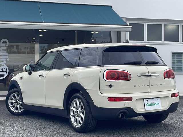 ＭＩＮＩ ミニ クラブマン ワン 東京都 2019(平31)年 3.3万km ペッパー・ホワイト 純正HDDナビ/（BT/FM/AM）/クルーズコントロール/インテリジェントセーフティ/バックカメラ/LEDライト/オートライト/スマートキー×２/ドライブレコーダー/ETC/純正１６インチアルミ