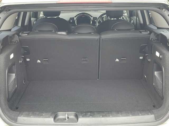 ＭＩＮＩ ミニ クラブマン ワン 東京都 2019(平31)年 3.3万km ペッパー・ホワイト 純正HDDナビ/（BT/FM/AM）/クルーズコントロール/インテリジェントセーフティ/バックカメラ/LEDライト/オートライト/スマートキー×２/ドライブレコーダー/ETC/純正１６インチアルミ