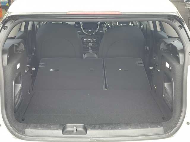 ＭＩＮＩ ミニ クラブマン ワン 東京都 2019(平31)年 3.3万km ペッパー・ホワイト 純正HDDナビ/（BT/FM/AM）/クルーズコントロール/インテリジェントセーフティ/バックカメラ/LEDライト/オートライト/スマートキー×２/ドライブレコーダー/ETC/純正１６インチアルミ