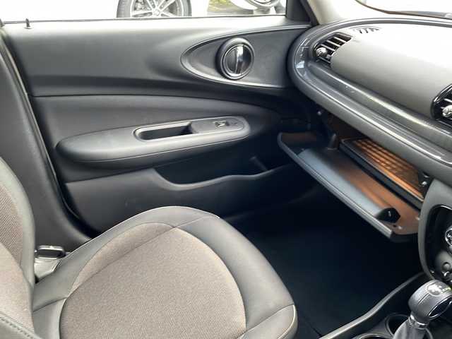 ＭＩＮＩ ミニ クラブマン ワン 東京都 2019(平31)年 3.3万km ペッパー・ホワイト 純正HDDナビ/（BT/FM/AM）/クルーズコントロール/インテリジェントセーフティ/バックカメラ/LEDライト/オートライト/スマートキー×２/ドライブレコーダー/ETC/純正１６インチアルミ