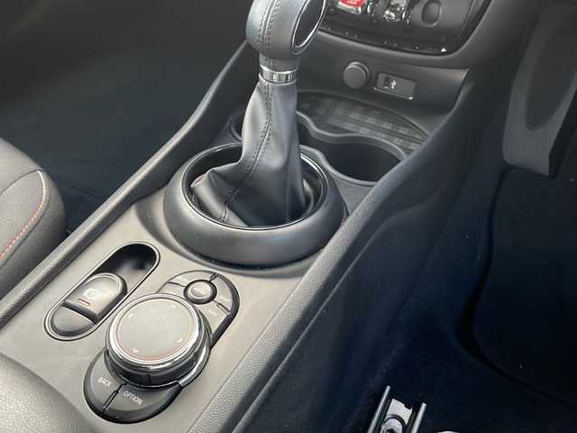 ＭＩＮＩ ミニ クラブマン ワン 東京都 2019(平31)年 3.3万km ペッパー・ホワイト 純正HDDナビ/（BT/FM/AM）/クルーズコントロール/インテリジェントセーフティ/バックカメラ/LEDライト/オートライト/スマートキー×２/ドライブレコーダー/ETC/純正１６インチアルミ