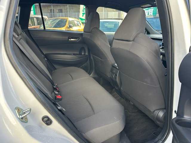 トヨタ カローラ クロス ハイブリッド S 茨城県 2024(令6)年 2万km プラチナホワイトパールマイカ ワンオーナー/純正ディスプレーオーディオ/Apple CarPlay/ナビ/フルセグ(走行中視聴可)/Bluetooth/バックガイドカメラ/トヨタセーフティセンス/ ・AHB(オートマチックハイビーム)/ ・PCS(プリクラッシュセーフティ)/ ・LTA(レーントレーシングアシスト)/ ・LDA(レーンディパーチャーアラート)/ ・PDA(プロアクティブドライビングアシスト)/ ・RSA(ロードサインアシスト)/ ・発進遅れ告知機能/ ・レーダークルーズコントロール/ ・ドライバー異常時対応システム/純正LEDヘッドライト/オートライト/純正17インチアルミホイール/スマートキー/取扱説明書/新車時保証書/スペアキー×1