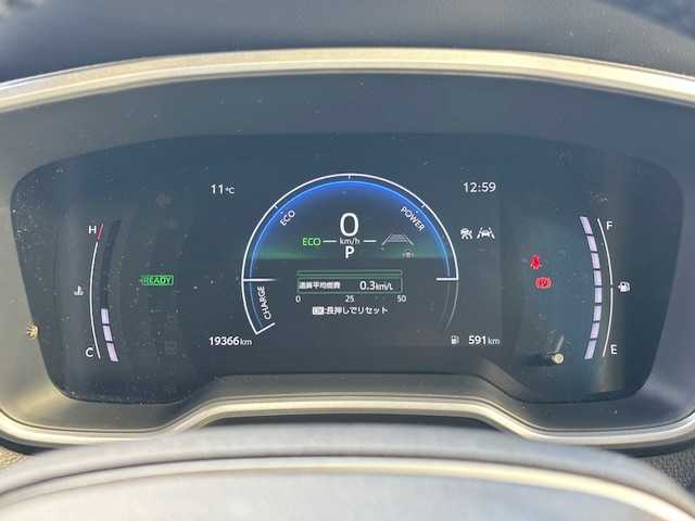 トヨタ カローラ クロス ハイブリッド S 茨城県 2024(令6)年 2万km プラチナホワイトパールマイカ ワンオーナー/純正ディスプレーオーディオ/Apple CarPlay/ナビ/フルセグ(走行中視聴可)/Bluetooth/バックガイドカメラ/トヨタセーフティセンス/ ・AHB(オートマチックハイビーム)/ ・PCS(プリクラッシュセーフティ)/ ・LTA(レーントレーシングアシスト)/ ・LDA(レーンディパーチャーアラート)/ ・PDA(プロアクティブドライビングアシスト)/ ・RSA(ロードサインアシスト)/ ・発進遅れ告知機能/ ・レーダークルーズコントロール/ ・ドライバー異常時対応システム/純正LEDヘッドライト/オートライト/純正17インチアルミホイール/スマートキー/取扱説明書/新車時保証書/スペアキー×1