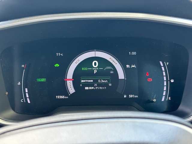 トヨタ カローラ クロス ハイブリッド S 茨城県 2024(令6)年 2万km プラチナホワイトパールマイカ ワンオーナー/純正ディスプレーオーディオ/Apple CarPlay/ナビ/フルセグ(走行中視聴可)/Bluetooth/バックガイドカメラ/トヨタセーフティセンス/ ・AHB(オートマチックハイビーム)/ ・PCS(プリクラッシュセーフティ)/ ・LTA(レーントレーシングアシスト)/ ・LDA(レーンディパーチャーアラート)/ ・PDA(プロアクティブドライビングアシスト)/ ・RSA(ロードサインアシスト)/ ・発進遅れ告知機能/ ・レーダークルーズコントロール/ ・ドライバー異常時対応システム/純正LEDヘッドライト/オートライト/純正17インチアルミホイール/スマートキー/取扱説明書/新車時保証書/スペアキー×1