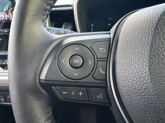 トヨタ カローラ クロス ハイブリッド S 茨城県 2024(令6)年 2万km プラチナホワイトパールマイカ ワンオーナー/純正ディスプレーオーディオ/Apple CarPlay/ナビ/フルセグ(走行中視聴可)/Bluetooth/バックガイドカメラ/トヨタセーフティセンス/ ・AHB(オートマチックハイビーム)/ ・PCS(プリクラッシュセーフティ)/ ・LTA(レーントレーシングアシスト)/ ・LDA(レーンディパーチャーアラート)/ ・PDA(プロアクティブドライビングアシスト)/ ・RSA(ロードサインアシスト)/ ・発進遅れ告知機能/ ・レーダークルーズコントロール/ ・ドライバー異常時対応システム/純正LEDヘッドライト/オートライト/純正17インチアルミホイール/スマートキー/取扱説明書/新車時保証書/スペアキー×1