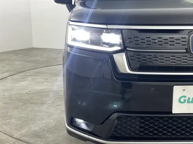 ホンダ ステップワゴン スパーダ eHEV プレミアムライン 福島県 2022(令4)年 5.2万km クリスタルブラックパール ホンダセンシング/・衝突軽減ブレーキ（CMBS）/・誤発進抑制機能/・後方誤発進抑制機能/・近距離衝突軽減ブレーキ/・歩行者事故低減ステアリング/・路外逸脱抑制機能/・アダプティブクルーズコントロール（ACC）/・車線維持支援システム（LKAS）/・トラフィックジャムアシスト(渋滞運転支援機能）/・先行車発進お知らせ機能/・標識認識機能/・アダプティブドライビングビーム/・パーキングセンサーシステム/・後退出庫サポート/・急アクセル抑制機能/純正11.4インチナビ/・フルセグ/CD/DVD/USB/BT/FM/AM/・マルチビューカメラシステム/・ETC/前後ドライブレコーダー/両側パワースライドドア/電動リアゲート/革巻きステアリング/・パドルシフト/・ステアリングスイッチ/ハーフレザーシート/・前席シートヒーター/オットマン/ＬＥＤヘッドライト/・フォグランプ/・オートライト/電動パーキングブレーキ/・オートブレーキホールド/電動格納ミラー/・ウィンカーミラー/スマートキー/・プッシュスタート/純正ラバーマット/ドアバイザー/純正17インチＡＷ