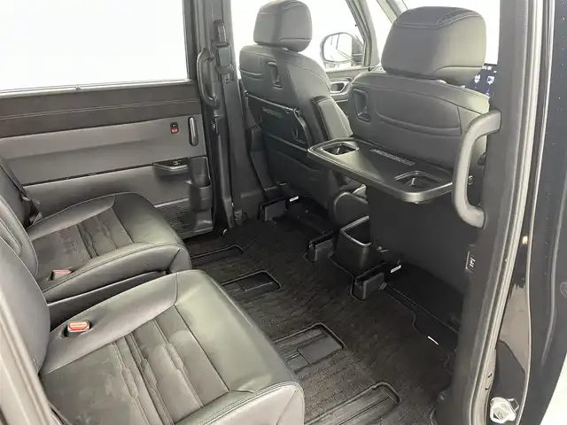 ホンダ ステップワゴン スパーダ eHEV プレミアムライン 福島県 2022(令4)年 5.2万km クリスタルブラックパール ホンダセンシング/・衝突軽減ブレーキ（CMBS）/・誤発進抑制機能/・後方誤発進抑制機能/・近距離衝突軽減ブレーキ/・歩行者事故低減ステアリング/・路外逸脱抑制機能/・アダプティブクルーズコントロール（ACC）/・車線維持支援システム（LKAS）/・トラフィックジャムアシスト(渋滞運転支援機能）/・先行車発進お知らせ機能/・標識認識機能/・アダプティブドライビングビーム/・パーキングセンサーシステム/・後退出庫サポート/・急アクセル抑制機能/純正11.4インチナビ/・フルセグ/CD/DVD/USB/BT/FM/AM/・マルチビューカメラシステム/・ETC/前後ドライブレコーダー/両側パワースライドドア/電動リアゲート/革巻きステアリング/・パドルシフト/・ステアリングスイッチ/ハーフレザーシート/・前席シートヒーター/オットマン/ＬＥＤヘッドライト/・フォグランプ/・オートライト/電動パーキングブレーキ/・オートブレーキホールド/電動格納ミラー/・ウィンカーミラー/スマートキー/・プッシュスタート/純正ラバーマット/ドアバイザー/純正17インチＡＷ