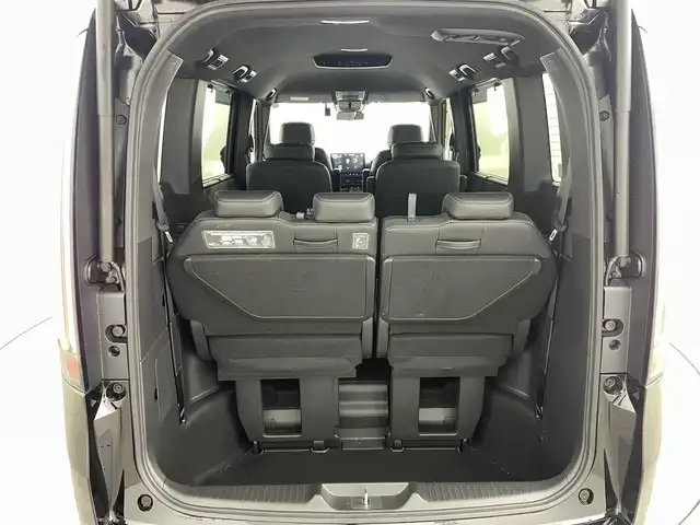 ホンダ ステップワゴン スパーダ eHEV プレミアムライン 福島県 2022(令4)年 5.2万km クリスタルブラックパール ホンダセンシング/・衝突軽減ブレーキ（CMBS）/・誤発進抑制機能/・後方誤発進抑制機能/・近距離衝突軽減ブレーキ/・歩行者事故低減ステアリング/・路外逸脱抑制機能/・アダプティブクルーズコントロール（ACC）/・車線維持支援システム（LKAS）/・トラフィックジャムアシスト(渋滞運転支援機能）/・先行車発進お知らせ機能/・標識認識機能/・アダプティブドライビングビーム/・パーキングセンサーシステム/・後退出庫サポート/・急アクセル抑制機能/純正11.4インチナビ/・フルセグ/CD/DVD/USB/BT/FM/AM/・マルチビューカメラシステム/・ETC/前後ドライブレコーダー/両側パワースライドドア/電動リアゲート/革巻きステアリング/・パドルシフト/・ステアリングスイッチ/ハーフレザーシート/・前席シートヒーター/オットマン/ＬＥＤヘッドライト/・フォグランプ/・オートライト/電動パーキングブレーキ/・オートブレーキホールド/電動格納ミラー/・ウィンカーミラー/スマートキー/・プッシュスタート/純正ラバーマット/ドアバイザー/純正17インチＡＷ
