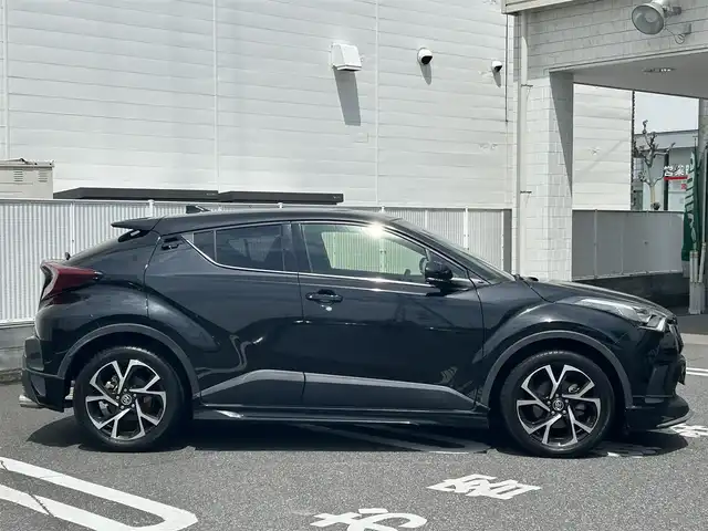 トヨタ Ｃ－ＨＲ G－T 群馬県 2018(平30)年 4.4万km ブラックマイカ 4WD/寒冷地仕様車/純正SDナビ（FM・AM/CD・DVD/Bluetooth）/フルセグTV/バックカメラ/ビルトインETC/純正ドライブレコーダー（前方）/プリクラッシュ/横滑り防止装置/レーンキープアシスト/パーキングセンサー/レーダークルーズコントロール/BSM/レザーシート/シートヒーター（D/N席）/純正フロアマット/オートライト/オートハイビーム/LEDヘッドライト/ガナドール4本だしマフラー/モデリスタフルエアロ/純正18インチアルミホイール/プッシュスタート/スマートキー/取扱説明書/保証書/記録簿