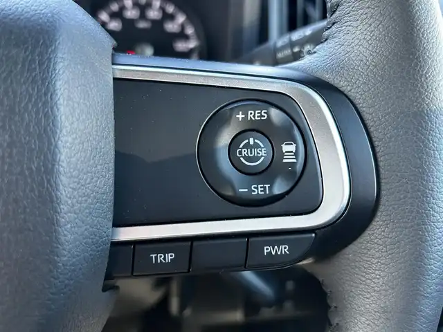 ダイハツ タフト G ダーククロムベンチャー 福島県 2025(令7)年 0.3万km サンドベージュメタリック スマートアシスト/アダプティブクルーズコントロール/レーンキープコントロール/ふらつき警報/路側逸脱警報機能/車線逸脱警報機能/車線逸脱抑制制御機能/ブレーキ制御誤発進抑制機能/衝突警報機能/衝突回避支援ブレーキ機能/標識認識機能/先行車発進お知らせ機能/社外ナビゲーション/型番：CN-CE01WD/【SD/BT/TV】/パノラマモニター/前席シートヒーター/アイドリングストップ/ステアリングリモコン/LEDオートライト/LEDフォグランプ/社外フロアマット